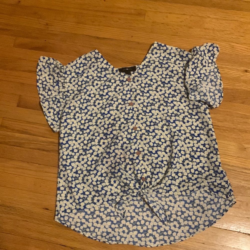 $5 blue floral shirt